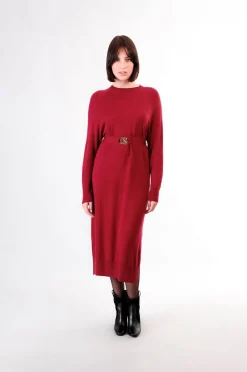 abito in maglia con fusciacca vinaccia