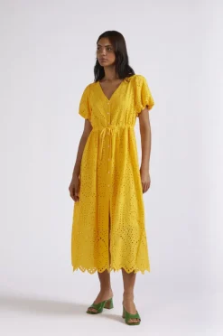 abito tipo chemisier in sangallo giallo