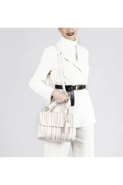 bauletto plissettato con ciondolo logato avorio