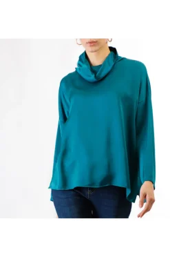 blusa tinto capo con collo vulcano pavone