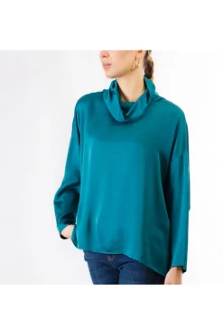 blusa tinto capo con collo vulcano pavone