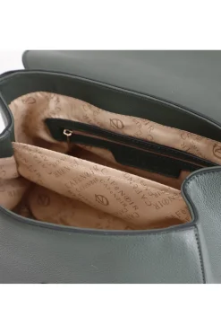 borsa a mano con pattina con  applicazione di morsetto verniciato verde