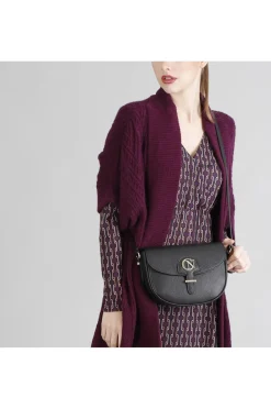 borsa con pattina in pelle nero