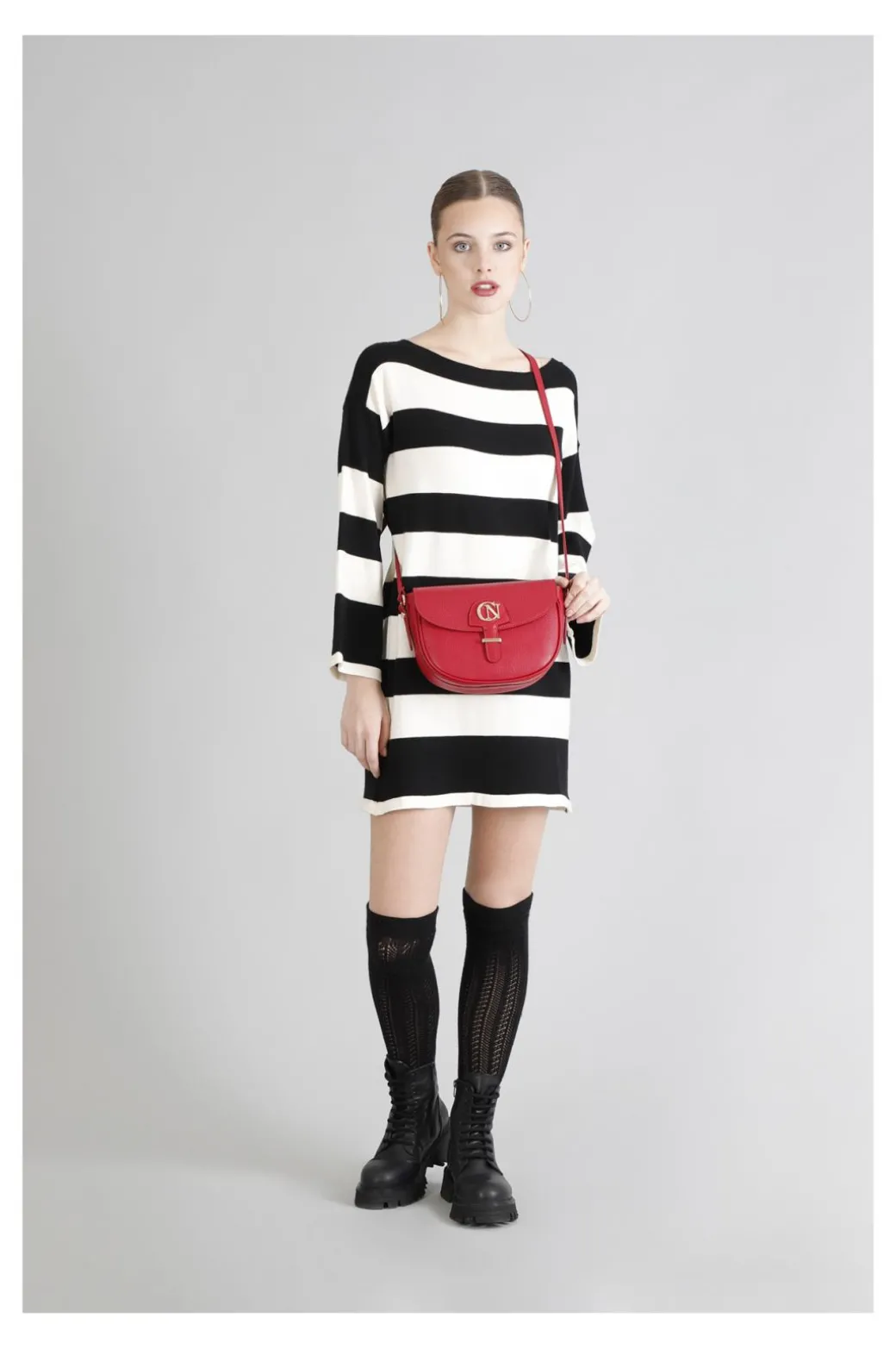 borsa con pattina in pelle vino