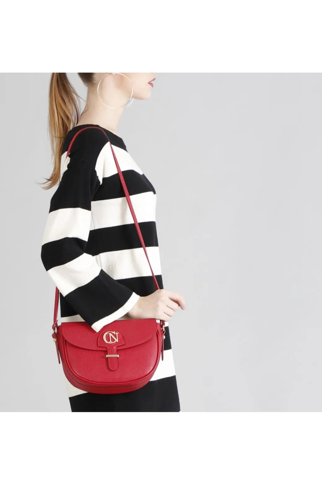 borsa con pattina in pelle vino