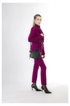 camera bag in saffiano con tiralampo con letterine personalizzate nero