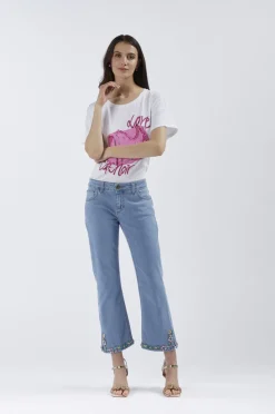 jeans denim boot cut con ricamo sul fondo sky
