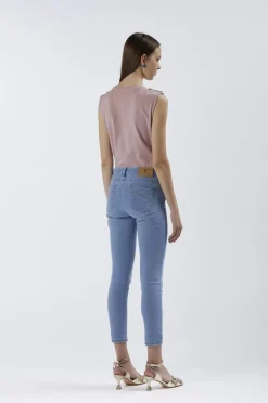 jeans denim skinny con applicazione catena gioiello sky