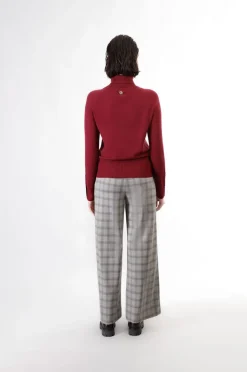 maglia con colletto alto vinaccia