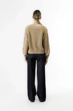 maglia girocollo  con aperture alle spalle cammello