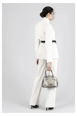 mini bag con lettere pendenti