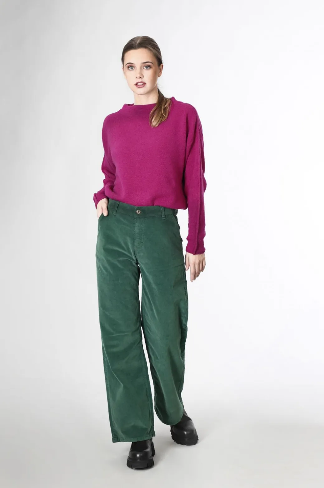 pantalone wide leg in velluto tinto capo bottiglia