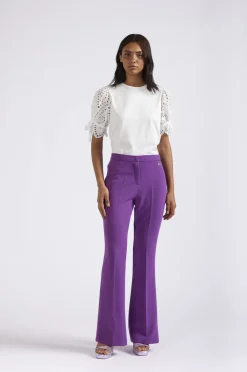 pantaloni a zampa viola