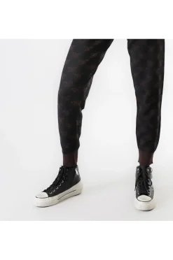 pantaloni in maglia con logo jacquard multinero