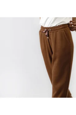 pantaloni modello jogger  mano calda caramello