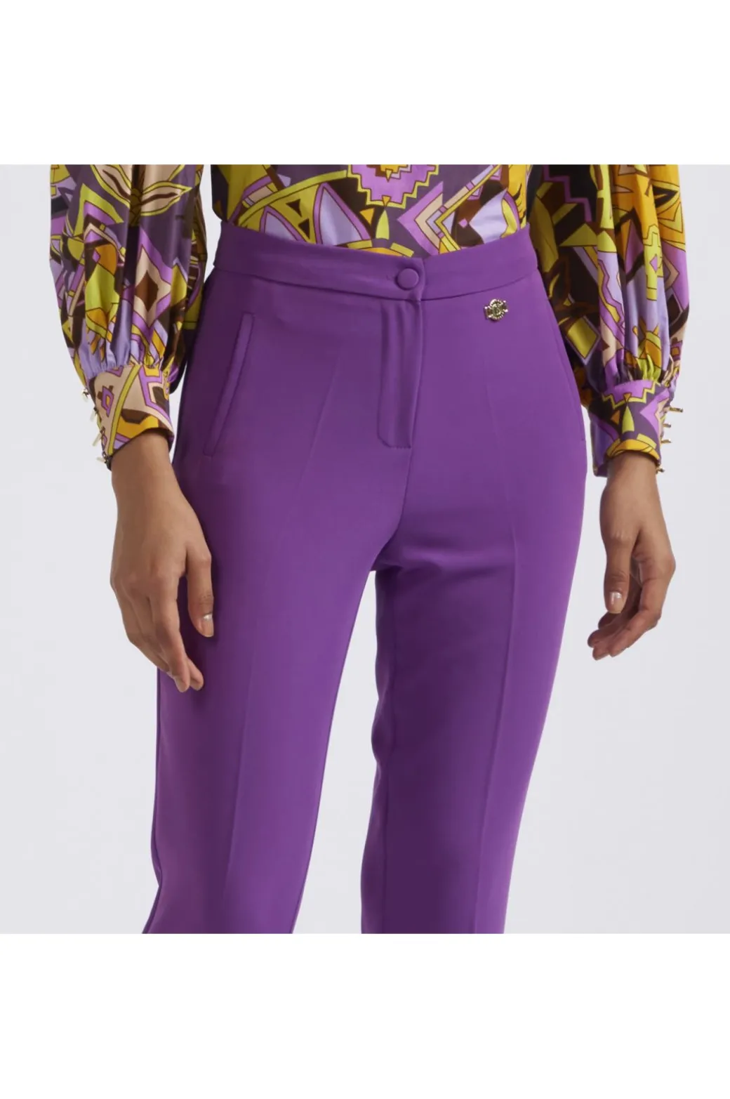 pantaloni tipo sigaretta viola