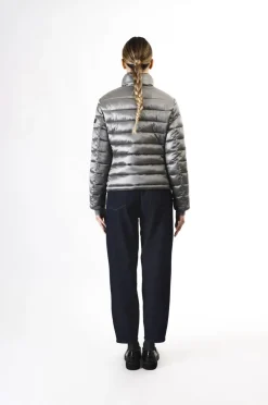 piumino corto tessuto lucido piombo