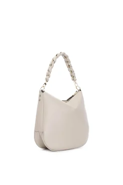 sacca con logo in rilievo e tracolla in catena intrecciata taupe