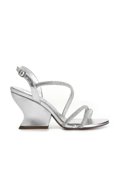 sandali asimmetrici effetto laminato con strass argento
