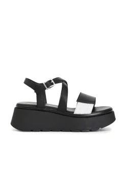 sandali incrocio in pelle su zeppa nero