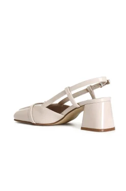 scarpe aperte dietro in vernice con bordo e cinturino cipria