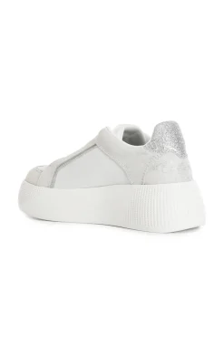 slip-on in pelle scamosciata laminata con riporti glitter bianco