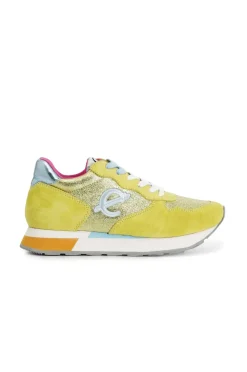 sneakers in pelle scamosciata e glitter giallo