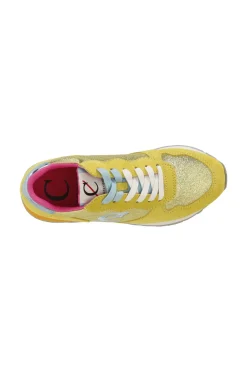 sneakers in pelle scamosciata e glitter giallo