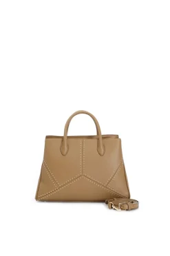 tote con applicazioni di micro rivetti cammello