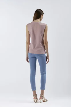 t-shirt smanicata con bottoni e stampa logo cipria