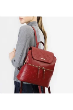 zaino con pattina e tasche con stampa logo embossed all over vino