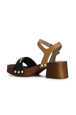 zoccoli in pelle scamosciata con morsetto nero